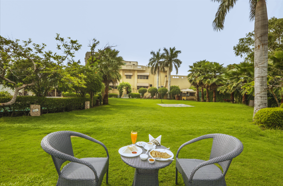 Resort lawn at Club Platinum Resort